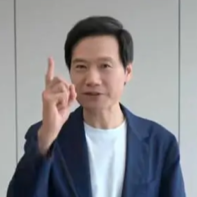 不知道张颂文提车了没?雷军回应:车已备好,只待主人